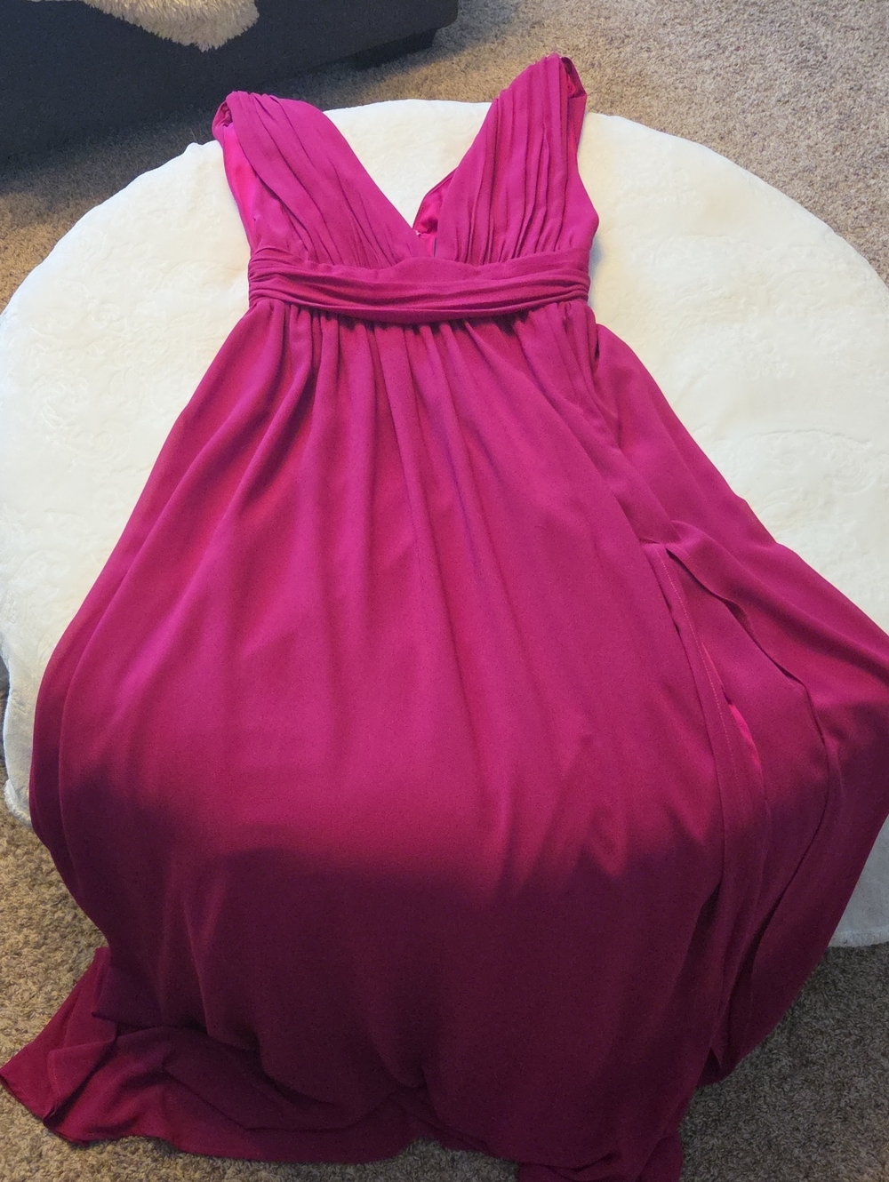 Elegant Deep Fuchsia V-Neck Maxi Dress With Left Leg Slit